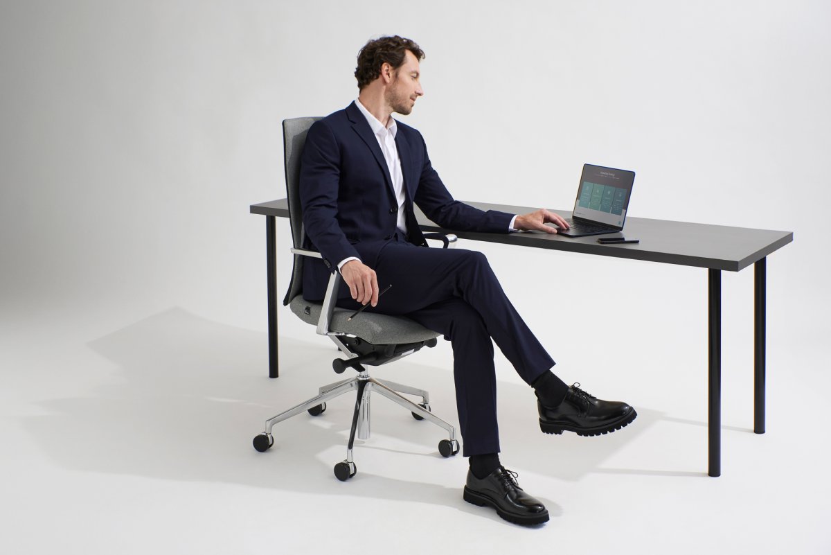 Waarom een ergonomische bureaustoel essentieel is voor jouw werkplek